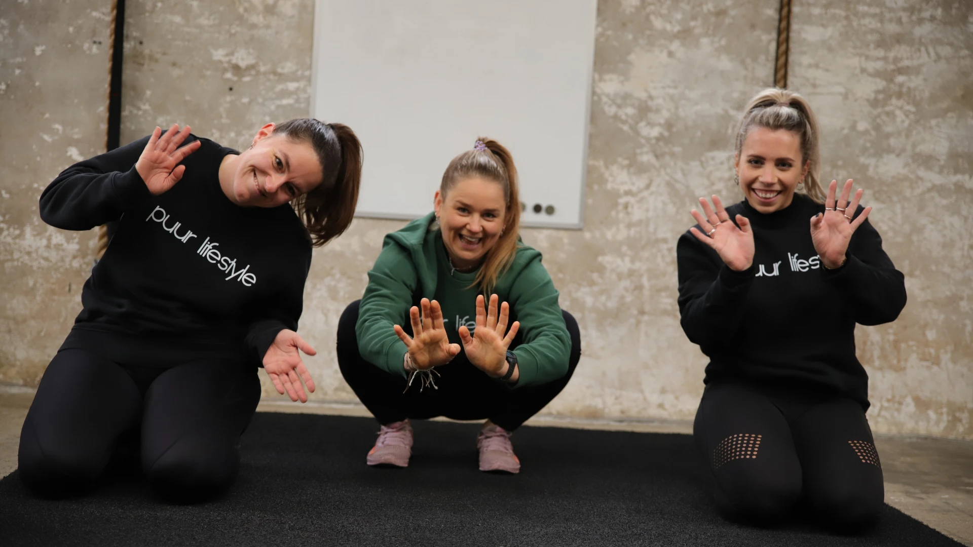 Het Puur Lifestyle team in trainingskleding